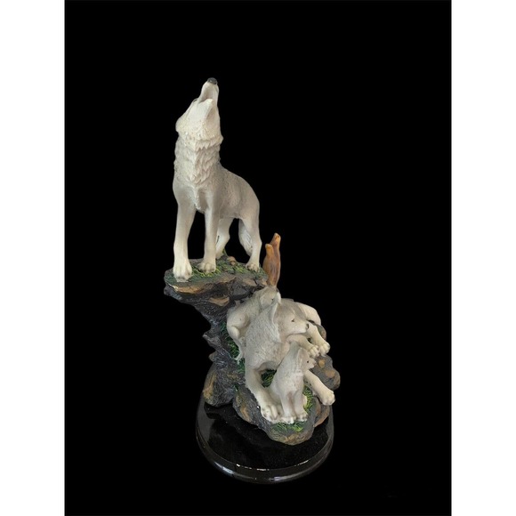 DWK World Of Wonders Wolf Pack & Cubs Figurine Statue On Wooden Base. - Picture 5 of 5